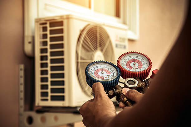 Professional Hvac technician working in Loachapoka, AL